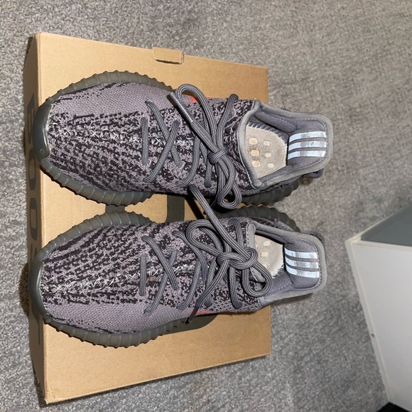 Grey Yeezy Boost 350V2 Size 4 in Mens - Picture 4 of 5